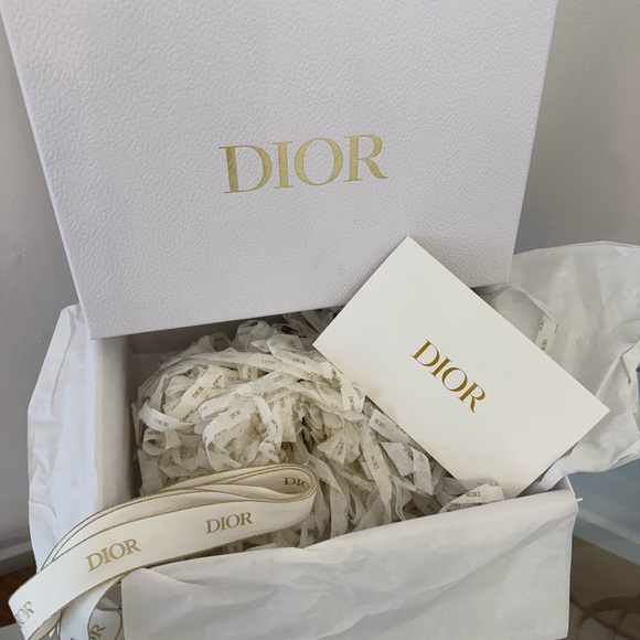 Christian Dior VIP Snow Globe 2024, NWB! - Picture 7 of 12